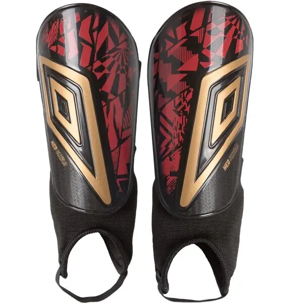 Umbro Umbro NEO SHIELD GUARD W/SOCK Мъжки футболни кори, черно, размер