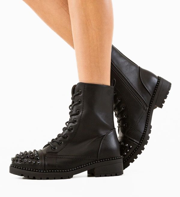 Ali Боти Abiola Черни