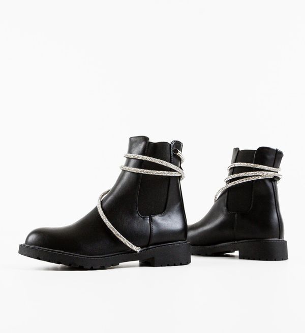 Ali Боти Aidan Черни