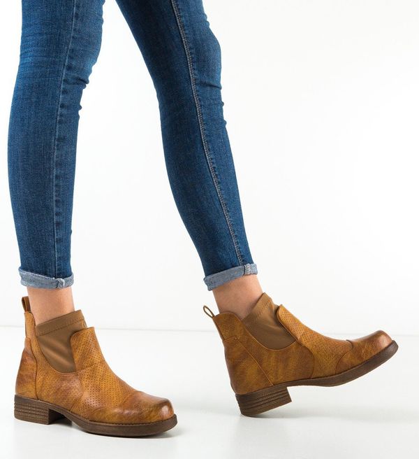 Ali Боти Aleeza Камел