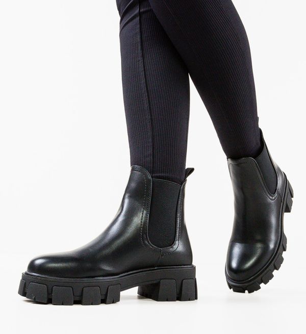 Kavia Боти Archib Черни