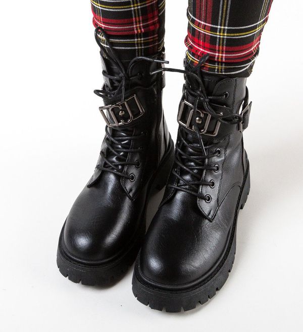 Maria Боти Arina Черни