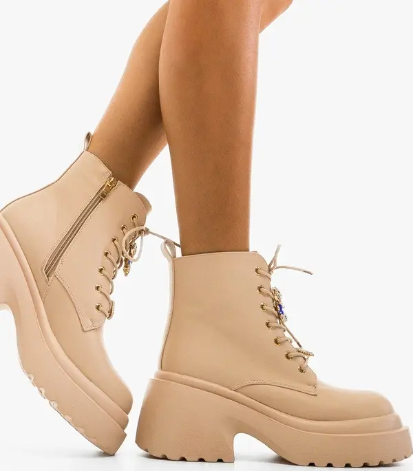 Carolie Боти Bearr Бежов