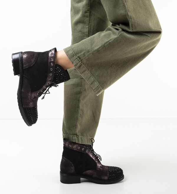 Ali Боти Caldwell Черни