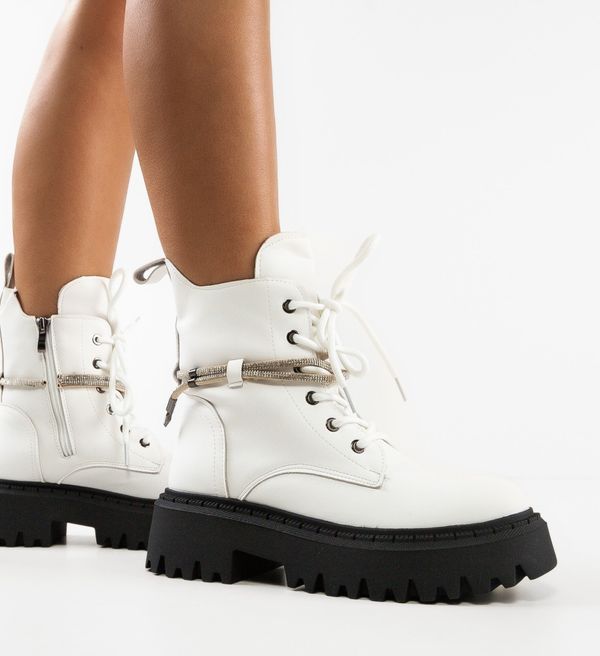 Zoha Боти Denvia Бели