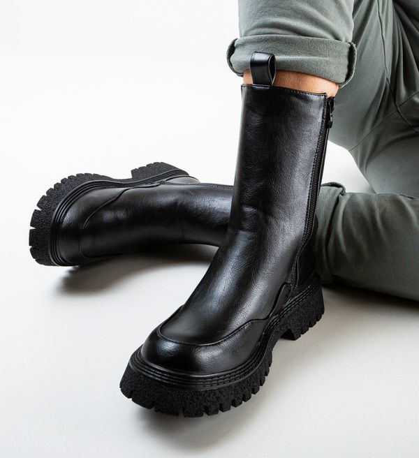 Ali Боти Dunkley Черни