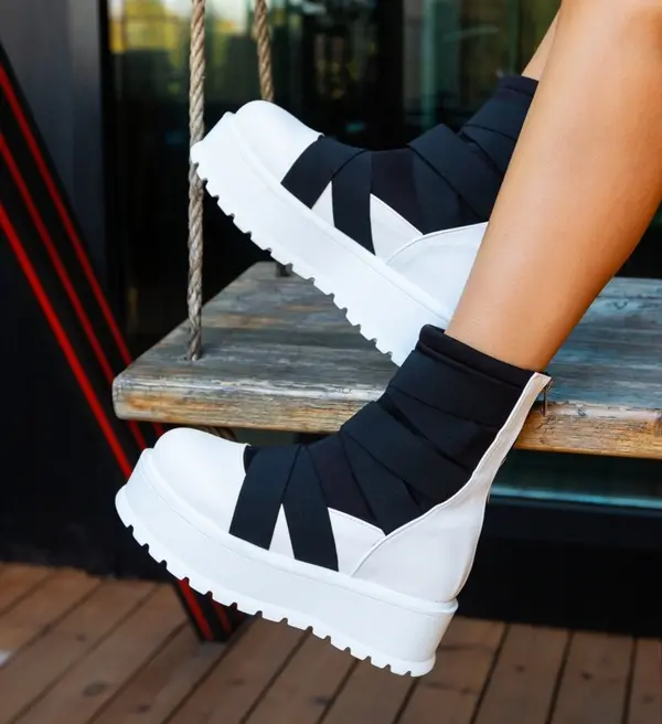 Wow Shoes Боти Eugenio Бели
