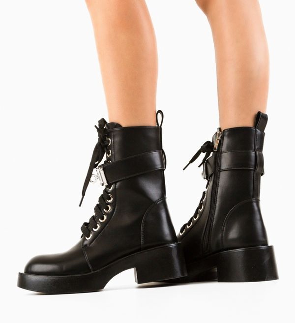 Ali Боти Ferreiro Черни