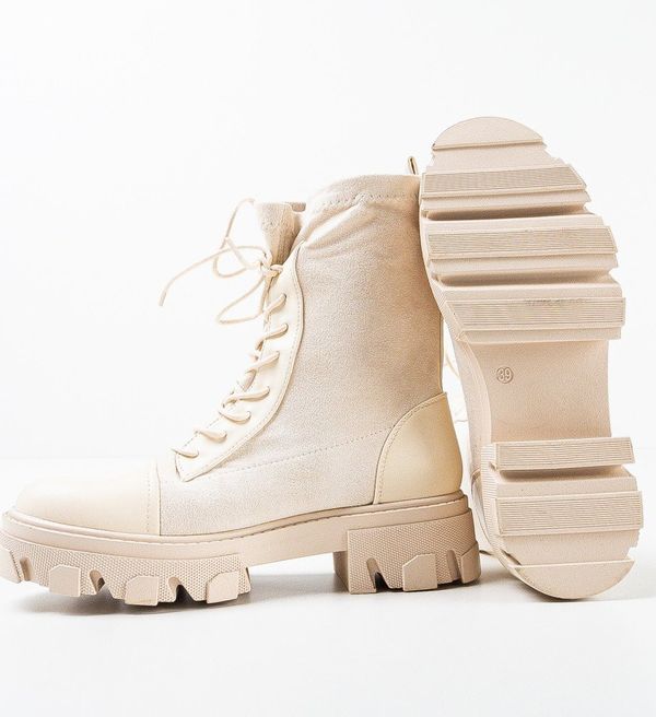 Ali Боти Freyja Бежов