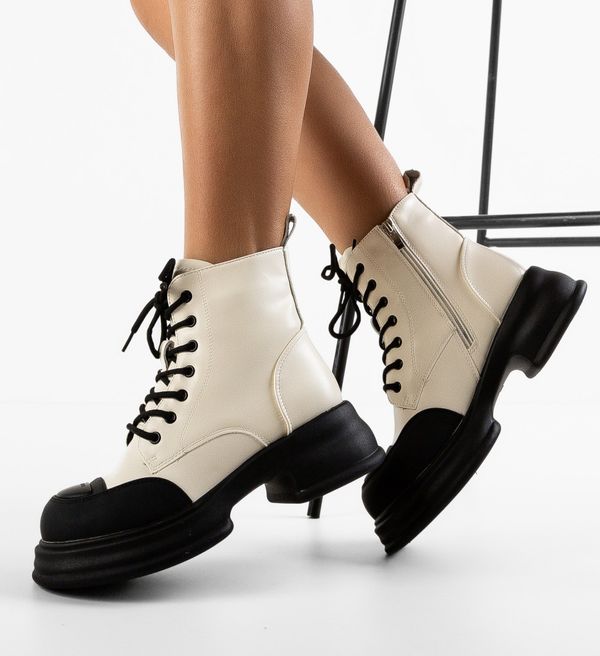 Mei Боти Fyshyn Бели