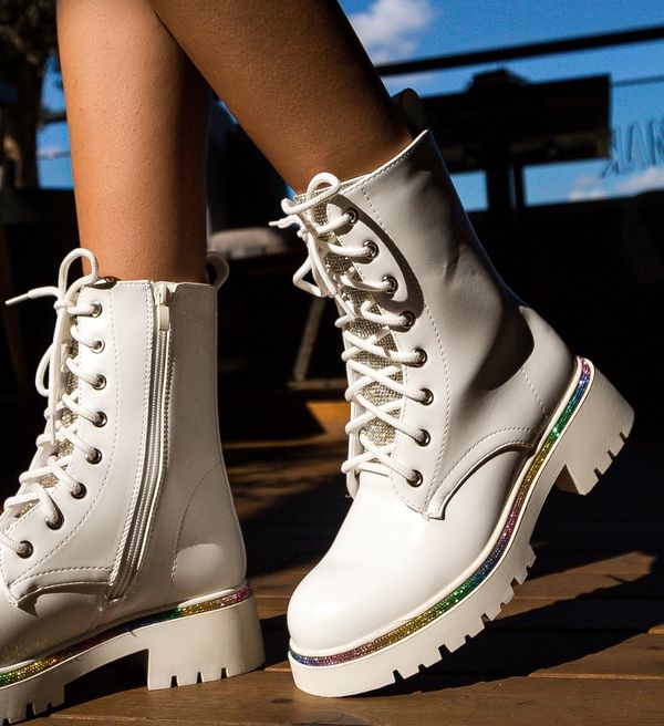 Ali Боти Gefen Бели