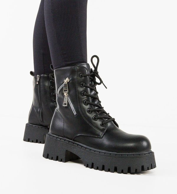 Zoha Боти Gruntilda Черни