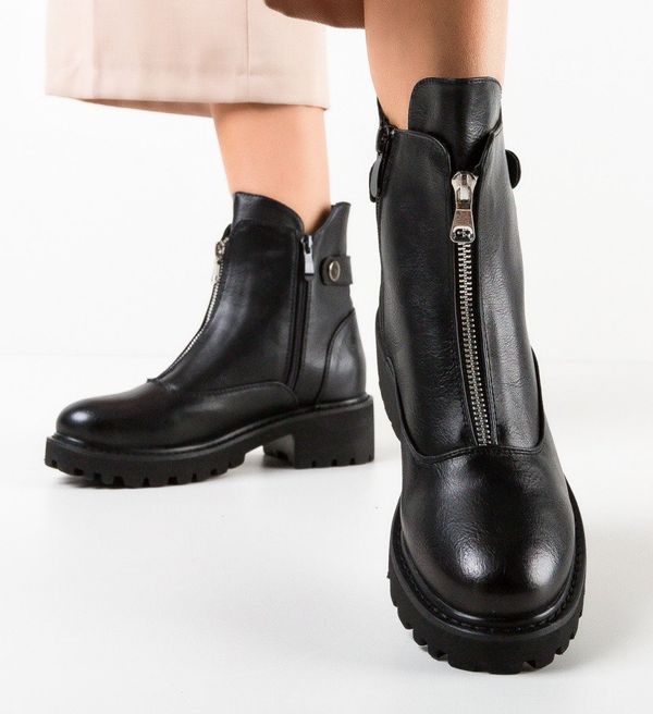 Hebe Боти Hirst Черни