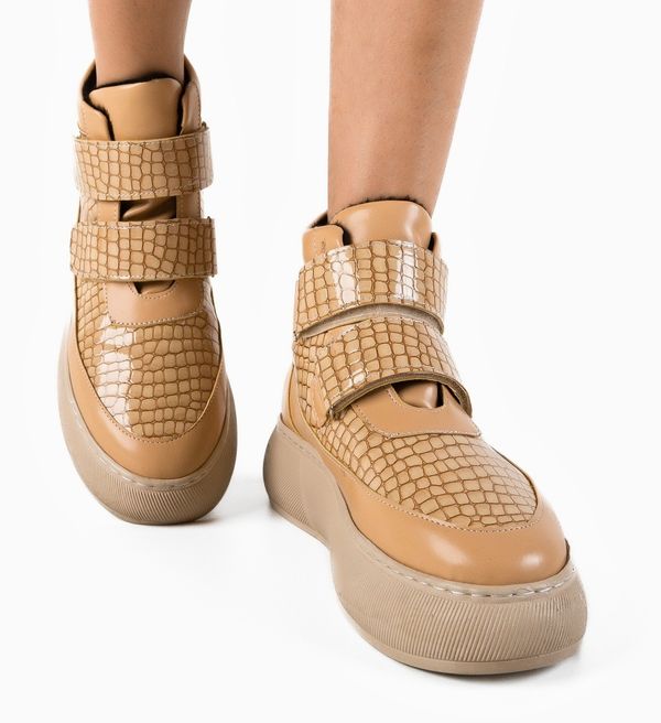 Wow Shoes Боти Hrago Бежов