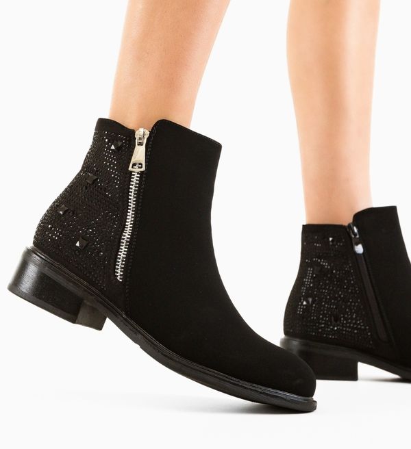 Mei Боти Julay Черни