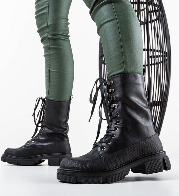 Carolie Боти Justine Черни