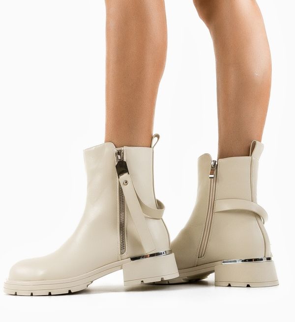 Mei Боти Kagatar Бежов