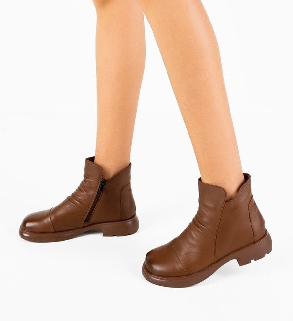 Mei Боти Kahugani Кафяв