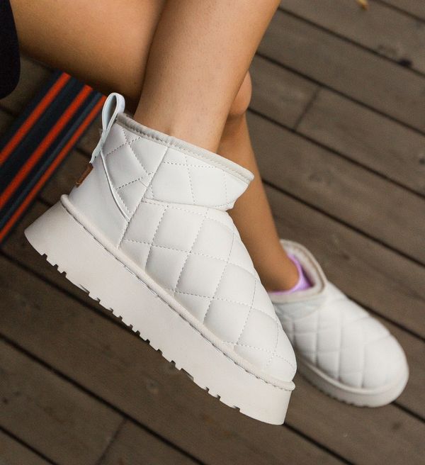 Zoha Боти Kissa Бежов