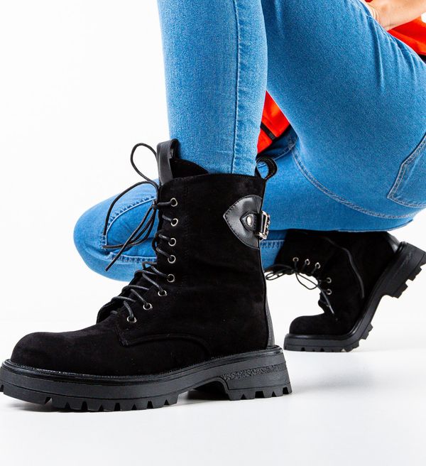 Tony Боти Kleo Черни