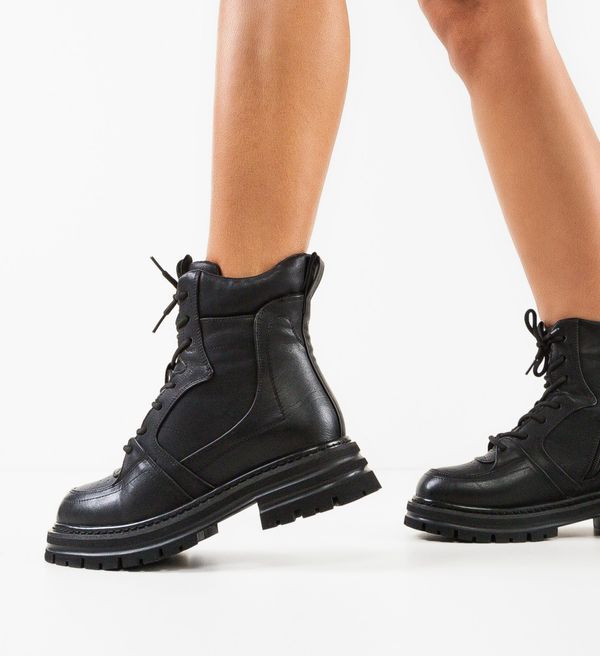 Mei Боти Koman Черни