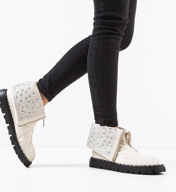 Ali Боти Krystal Бежов