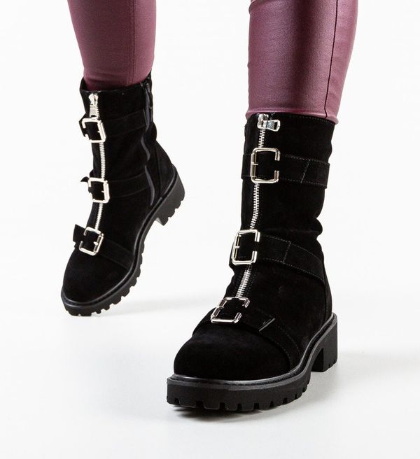 Hebe Боти Lake Черни