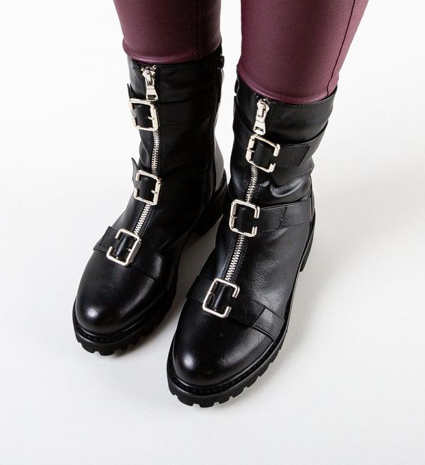 Hebe Боти Lake Черни