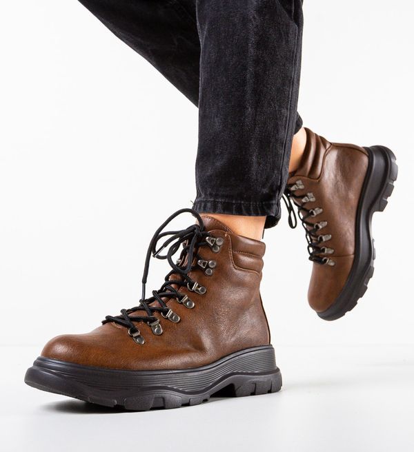 Ali Боти Layla Кафяв