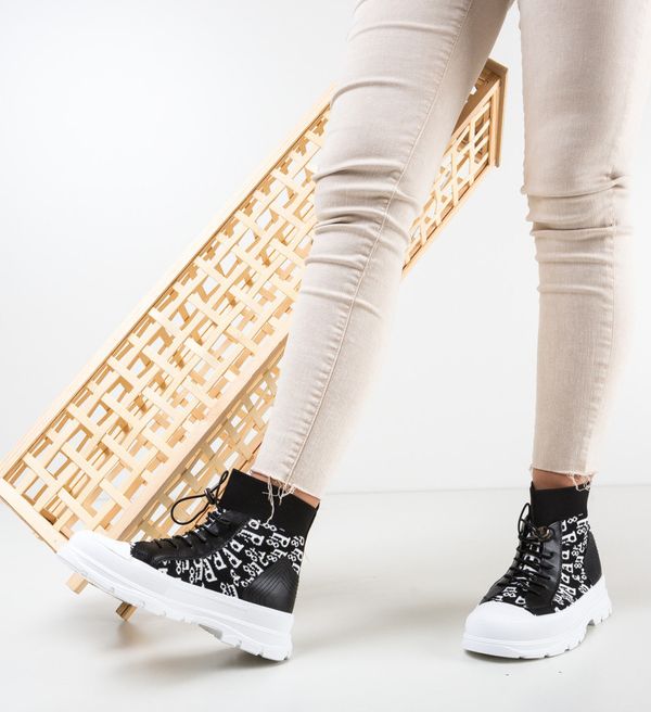 Ali Боти Levine Черни