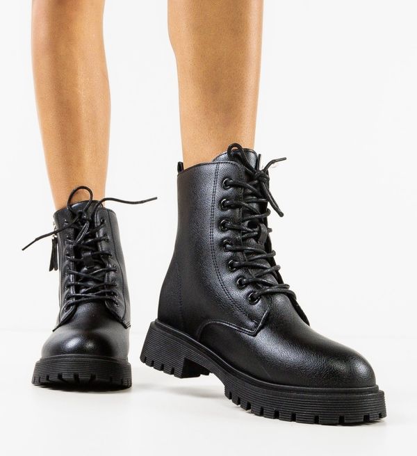 Zoha Боти Logolo Черни