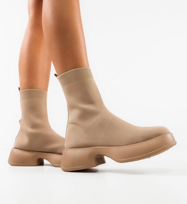 Mei Боти Macha Бежов