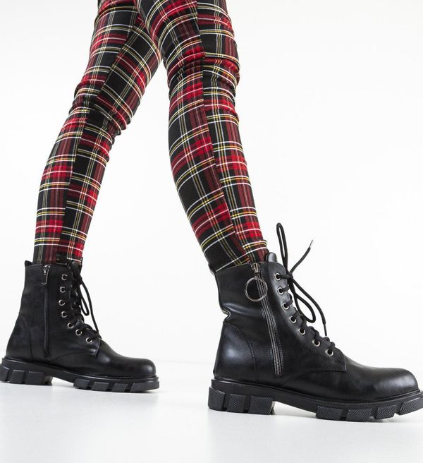 Ali Боти Madelyn Черни