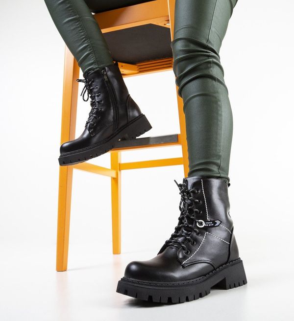 Udobni Боти Malopir Черни