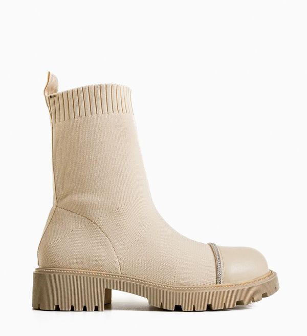 Ali Боти Maram Бежов