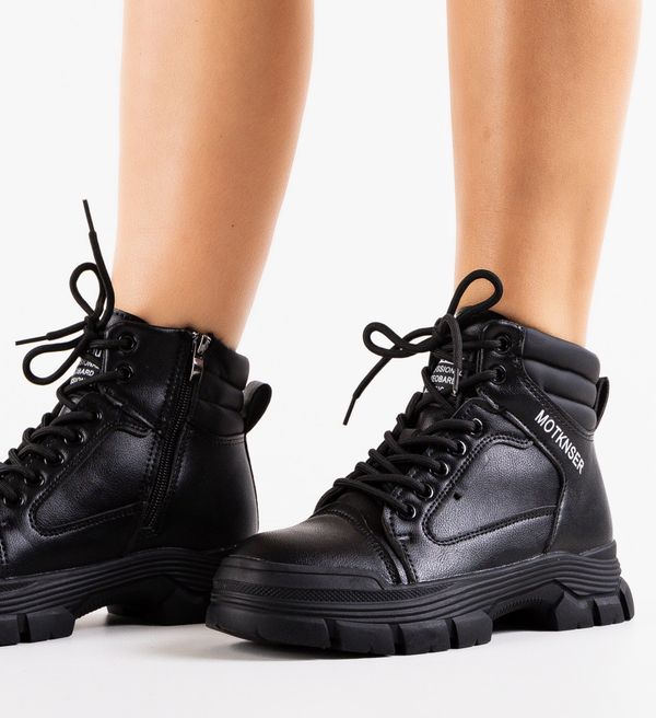 Zoha Боти Motser Черни