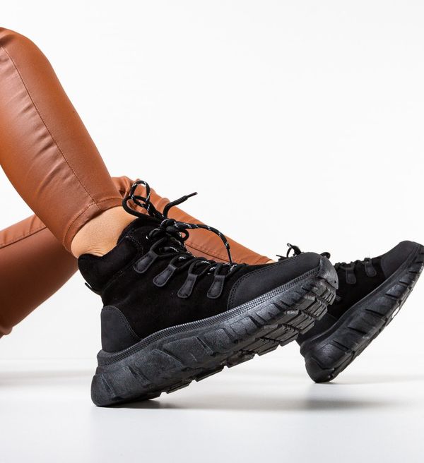 Botinelli Боти Navarro Черни