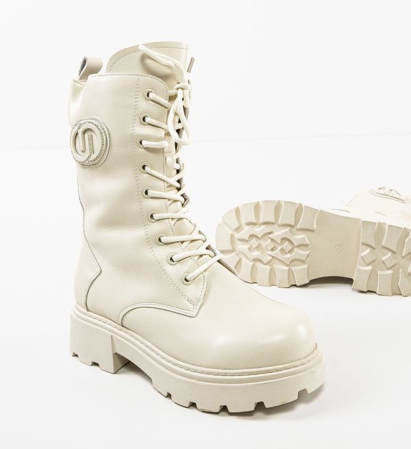 Zoha Боти Neith Бежов