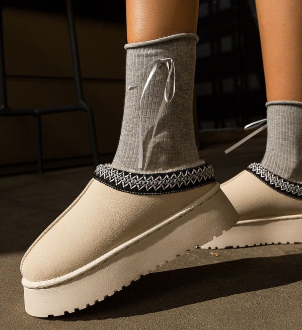 Zoha Боти Nilana Бежов