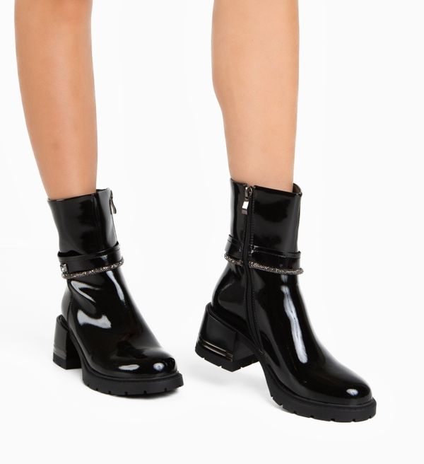 Mei Боти Nutyo Бежов