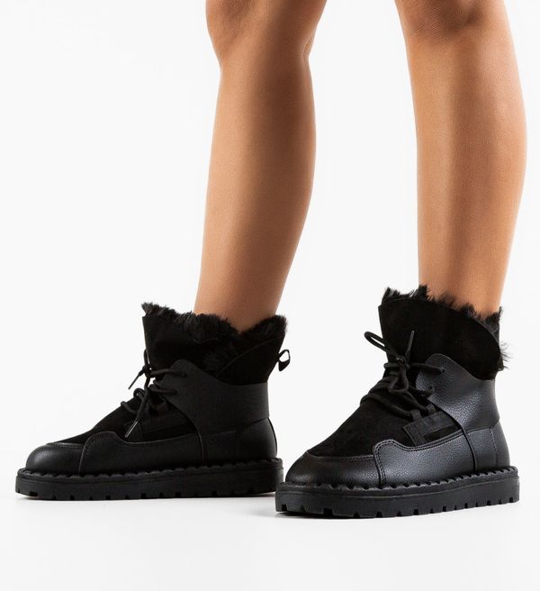 Mei Боти Pyfa Черни