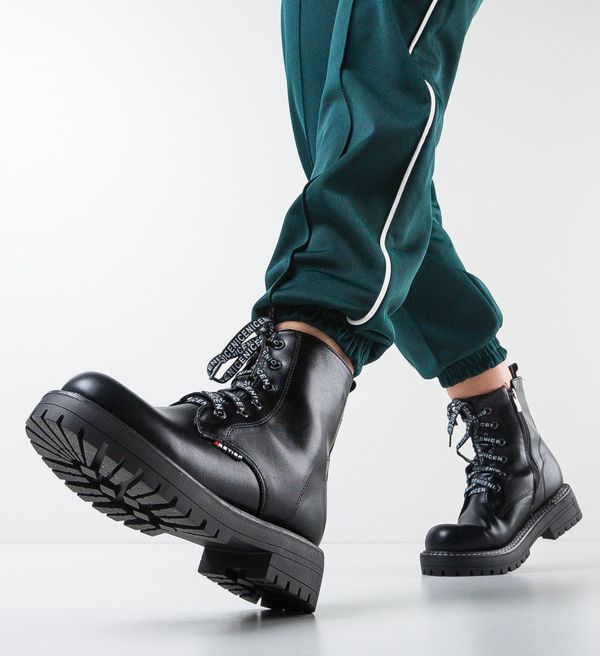 Zoha Боти Rayhan Черни