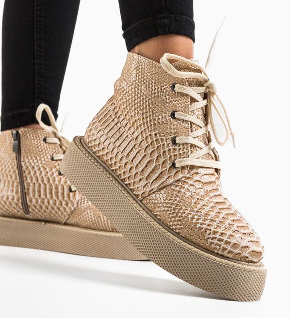 Wow Shoes Боти Rikon Бежов