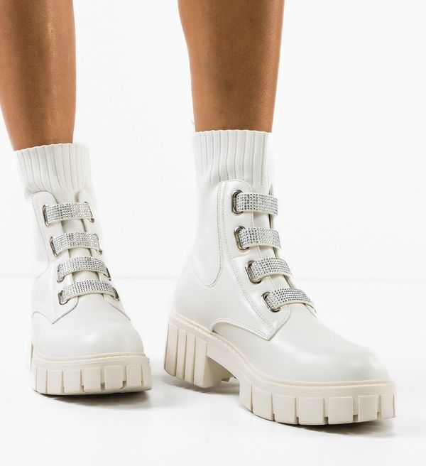 Ali Боти Robbi Бели