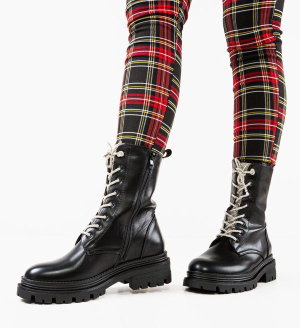 Kavia Боти Sahil Черни