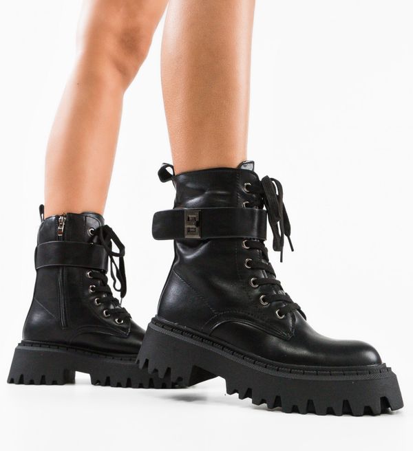 Zoha Боти Sobek Черни