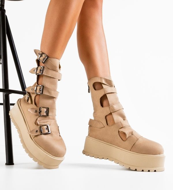 Wow Shoes Боти Stripe Бежов