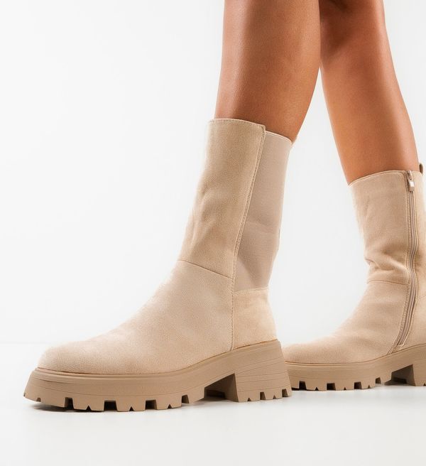 Ali Боти Szymon Бежов