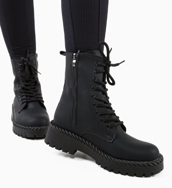 Zoha Боти Thoth Черни