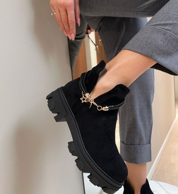 Ali Боти Tran Черни